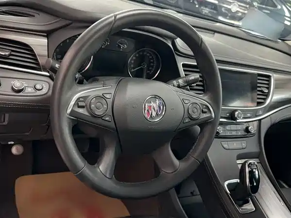 Buick LaCrosse 2022