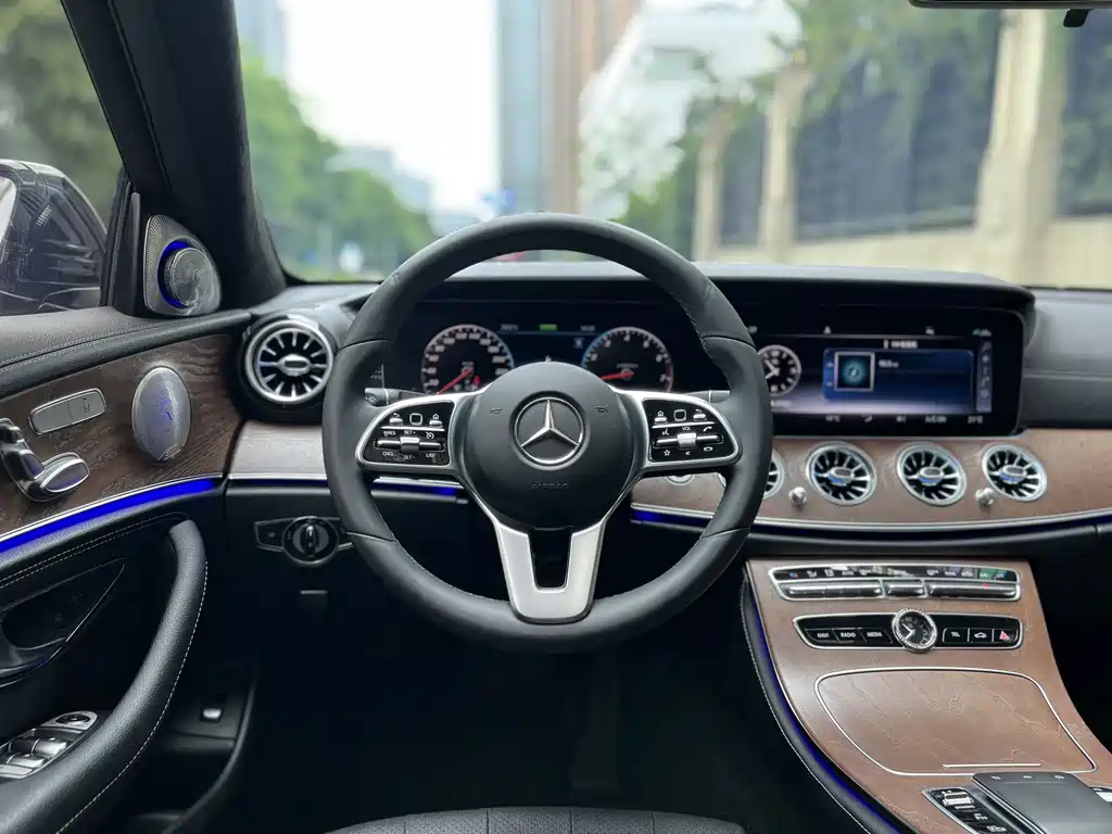 Mercedes-Benz E-Class 2019 — фото 8