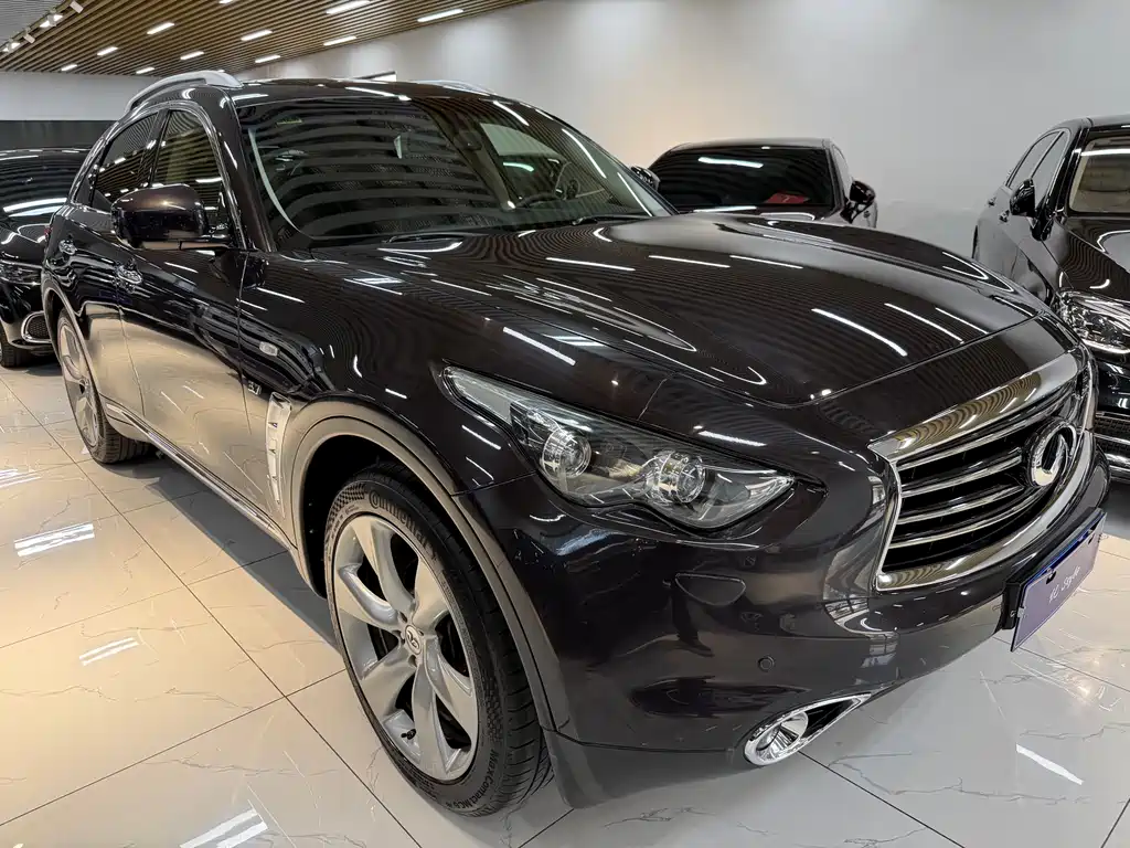Infiniti QX70 2014 — фото 1