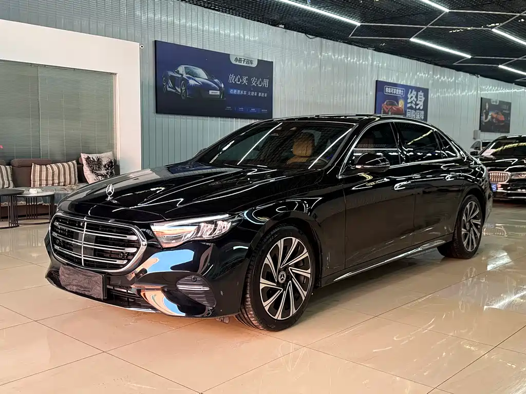 Mercedes-Benz E-Class 2025 — фото 1