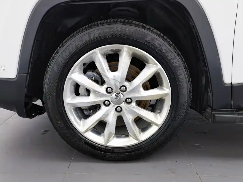 Jeep Cherokee 2014 — фото 17