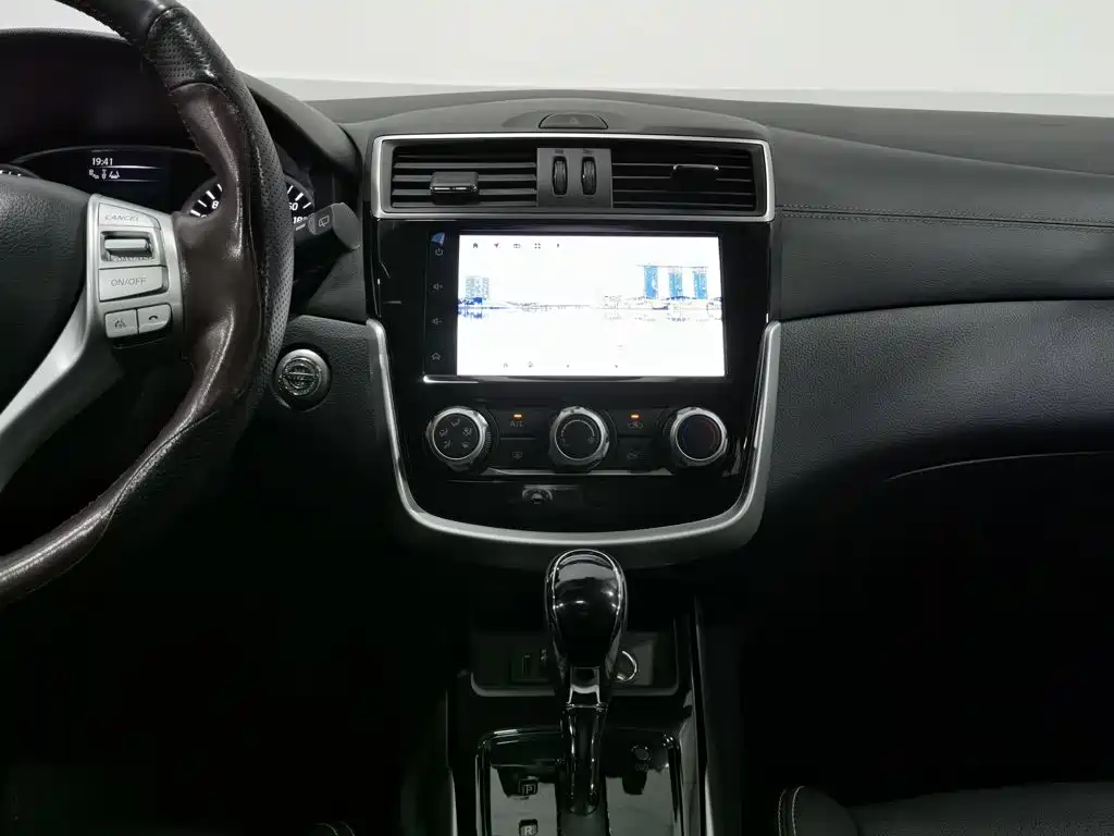Nissan Tiida 2021 — фото 12