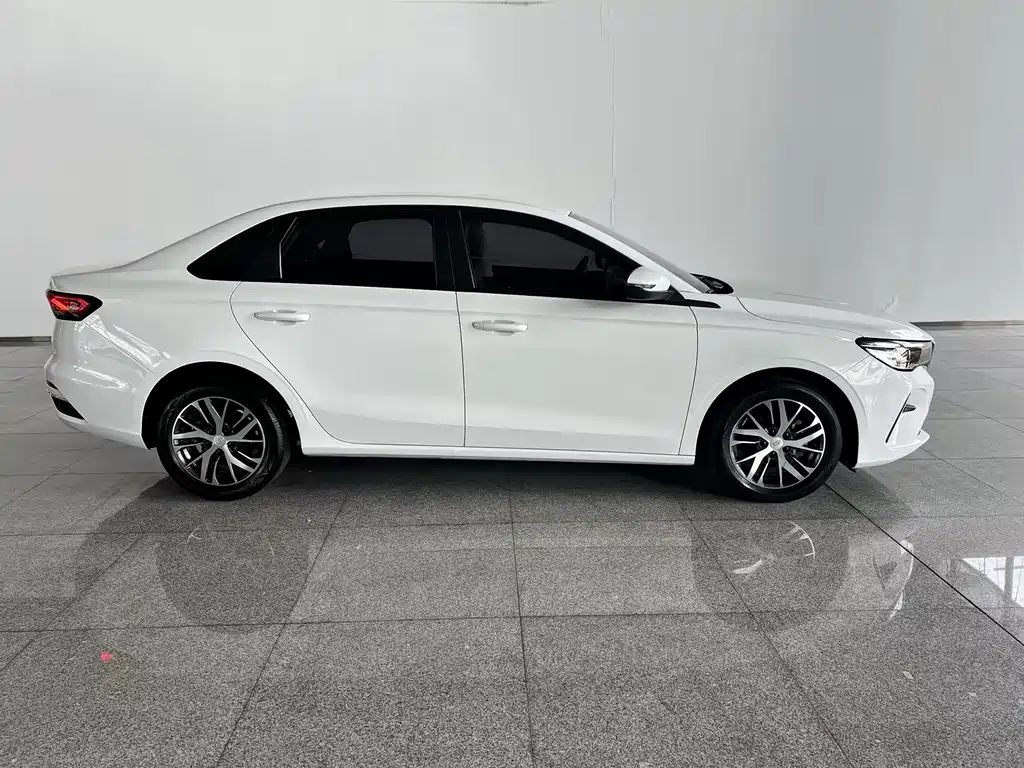 Geely Emgrand 2023 — фото 3