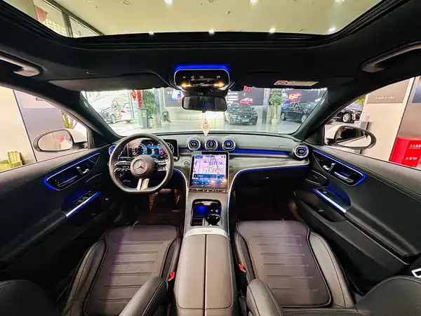 Mercedes-Benz C-Class 2024