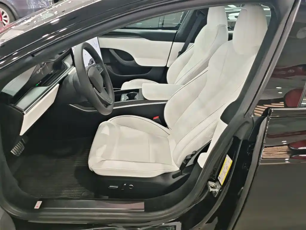 Tesla Model S 2023 — фото 15