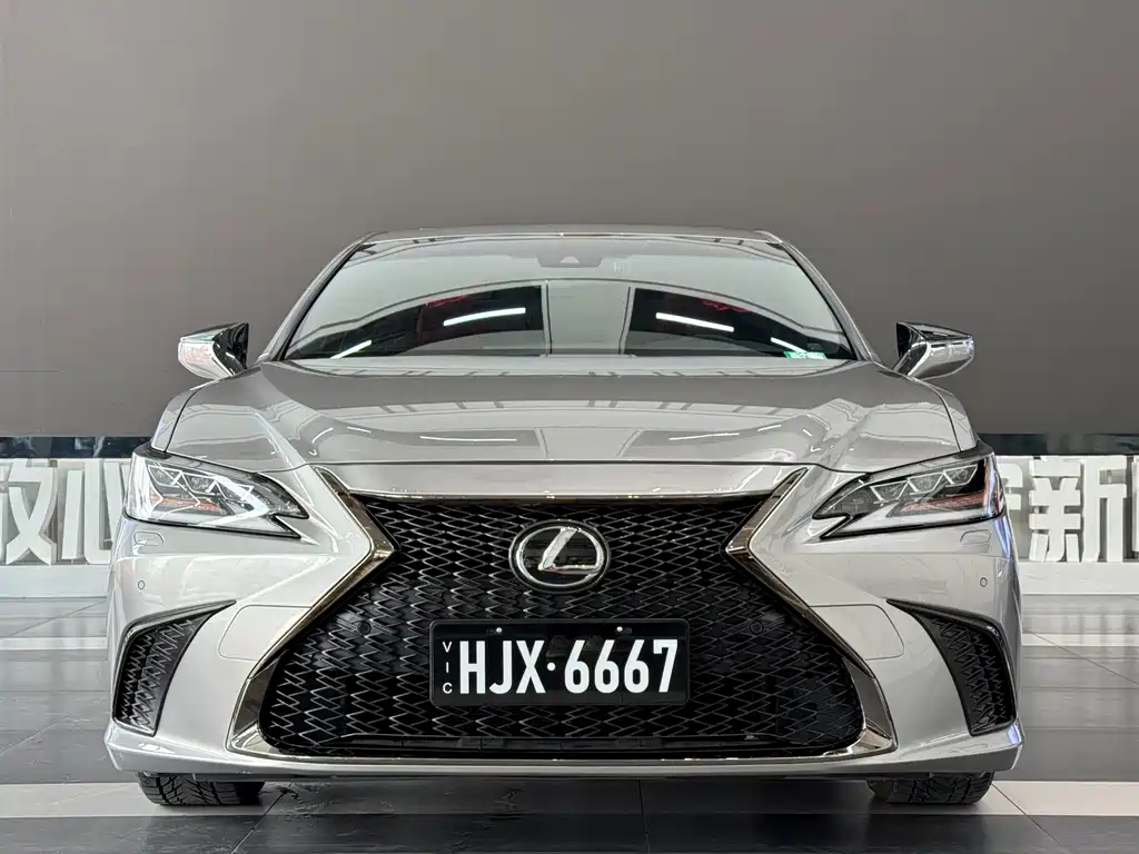 Lexus ES 2020 — фото 2