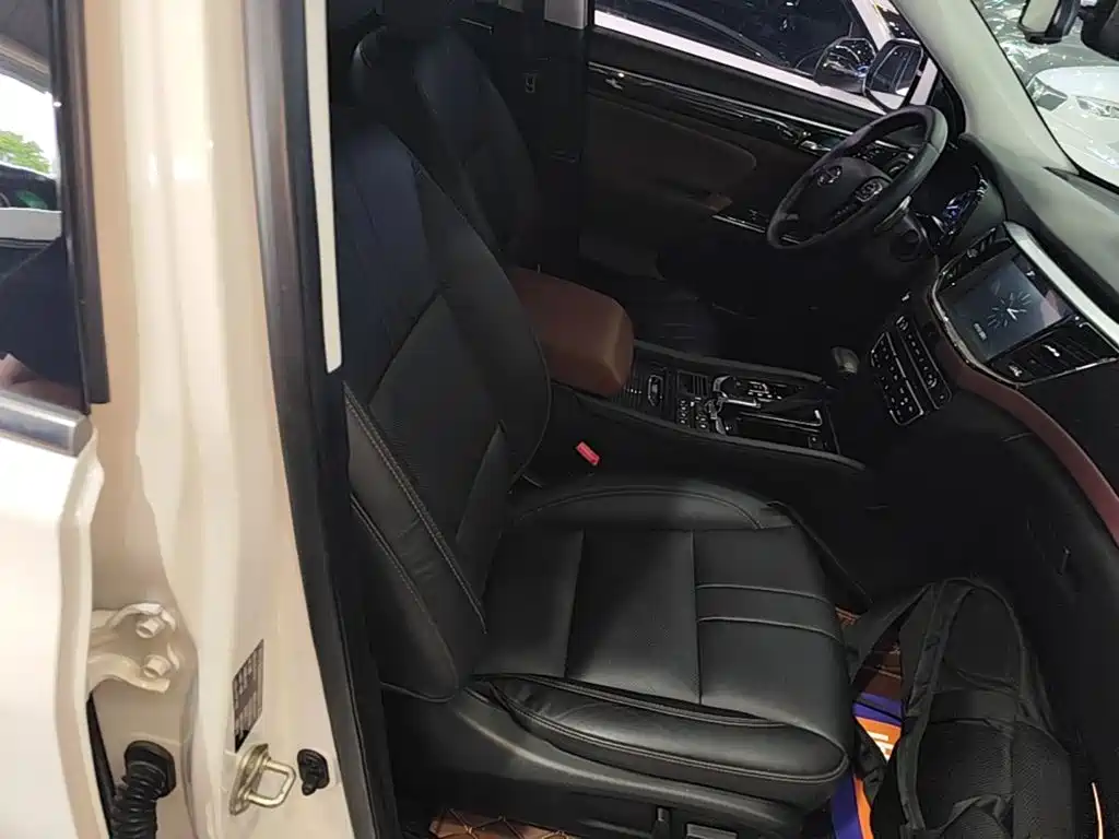 GAC Trumpchi GS8 2018 — фото 25