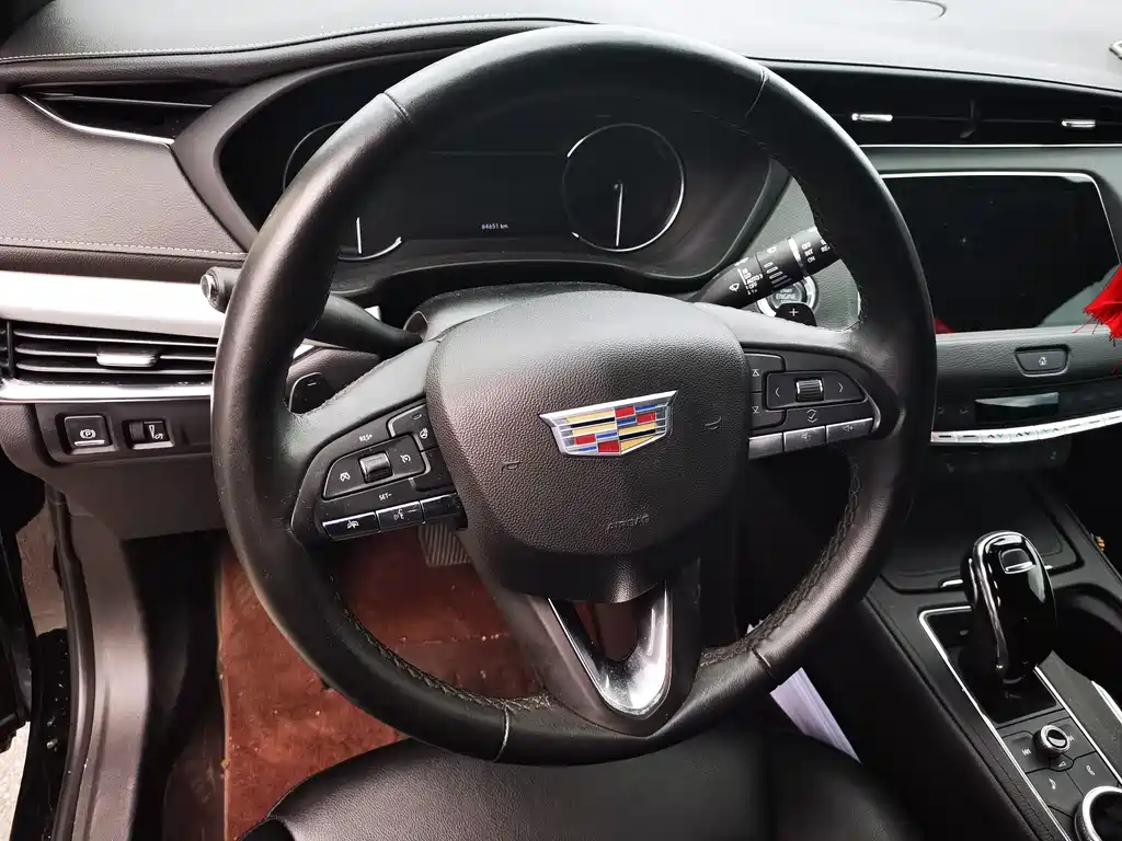 Cadillac XT4 2021 — фото 17