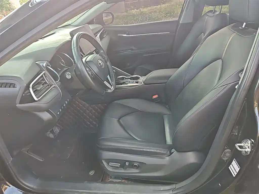 Toyota Camry 2021 — фото 15