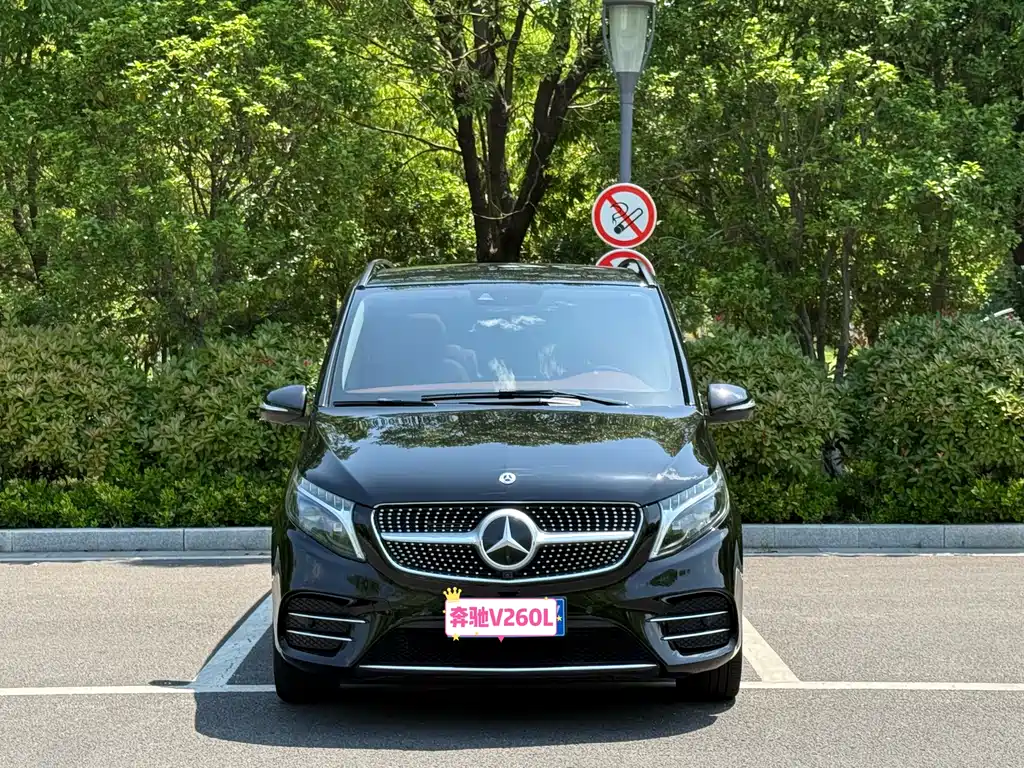 Mercedes-Benz V-Class 2023 — фото 1