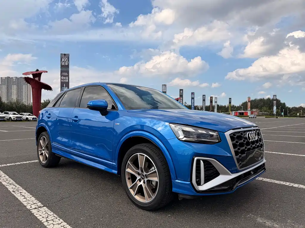 Audi Q2L 2022 — фото 3