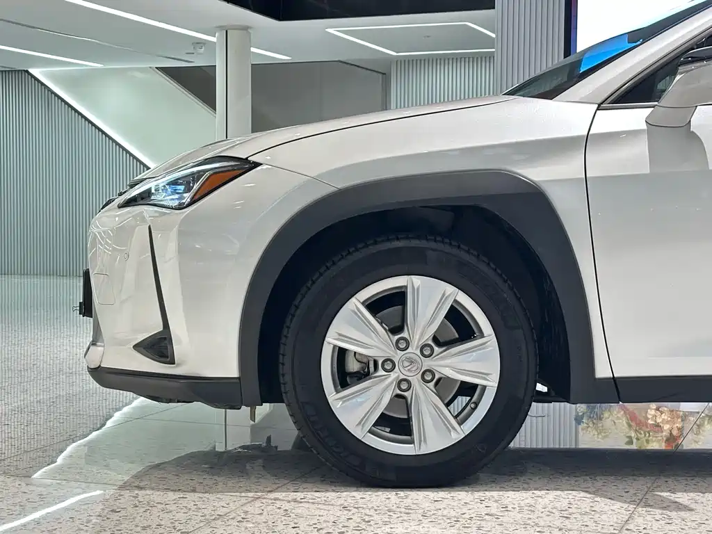 Lexus UX 2022 — фото 15