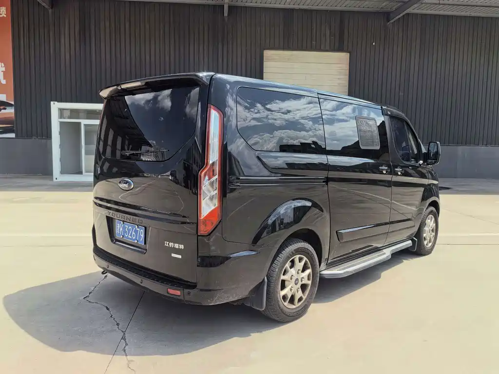 Ford Tourneo 2022 — фото 5