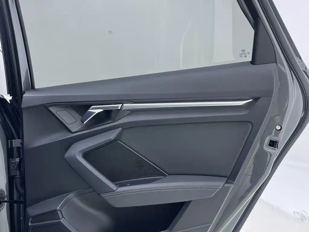 Audi A3 2023 — фото 24