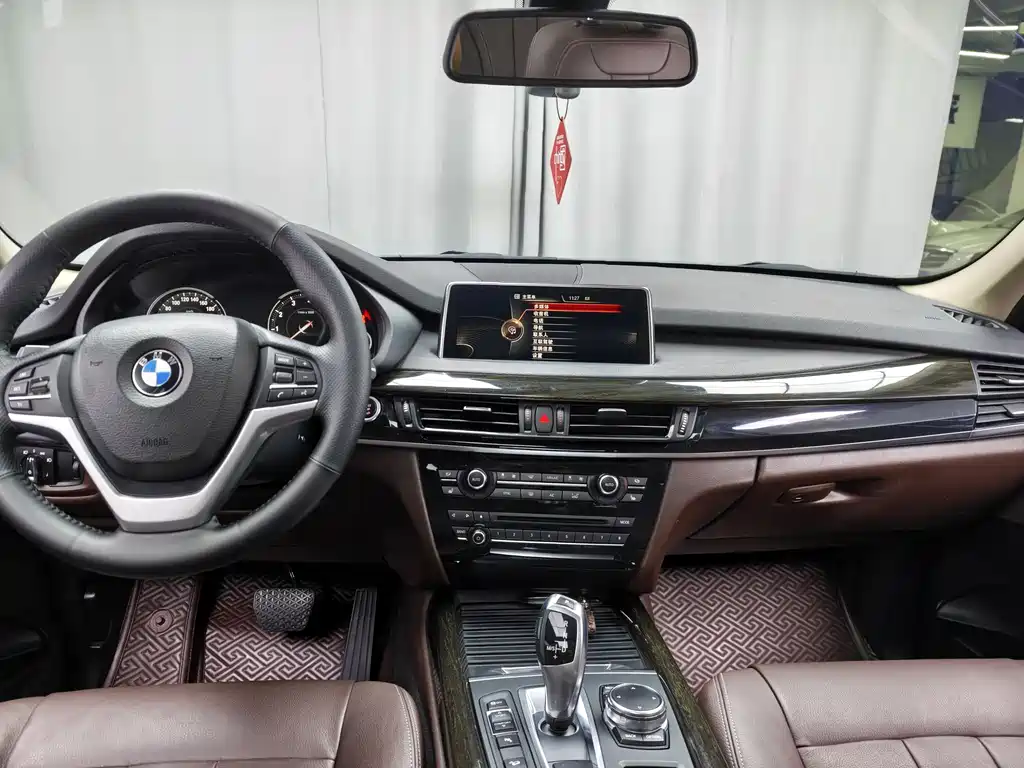 BMW X5 2016 — фото 9