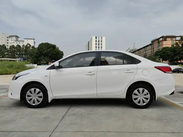 Toyota Yaris L 2019
