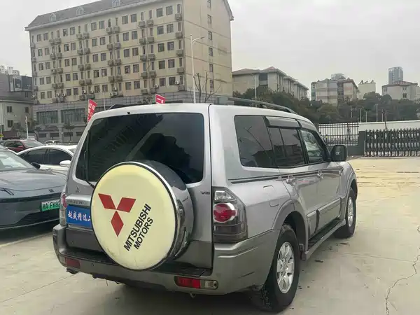 Mitsubishi Pajero 2008