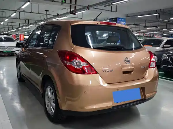 Nissan Tiida 2010