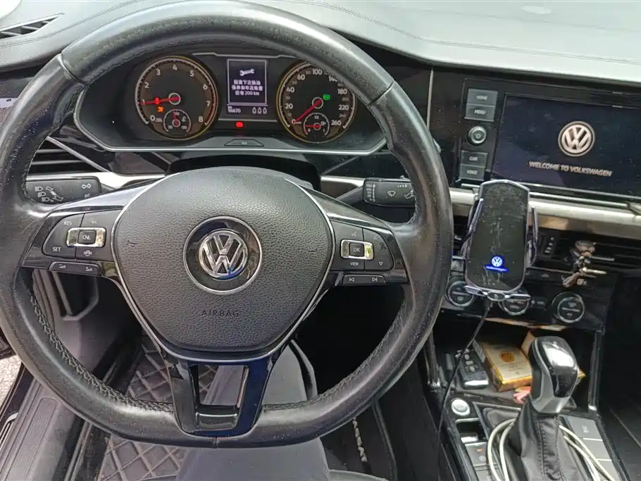 Volkswagen Passat 2019 — фото 12