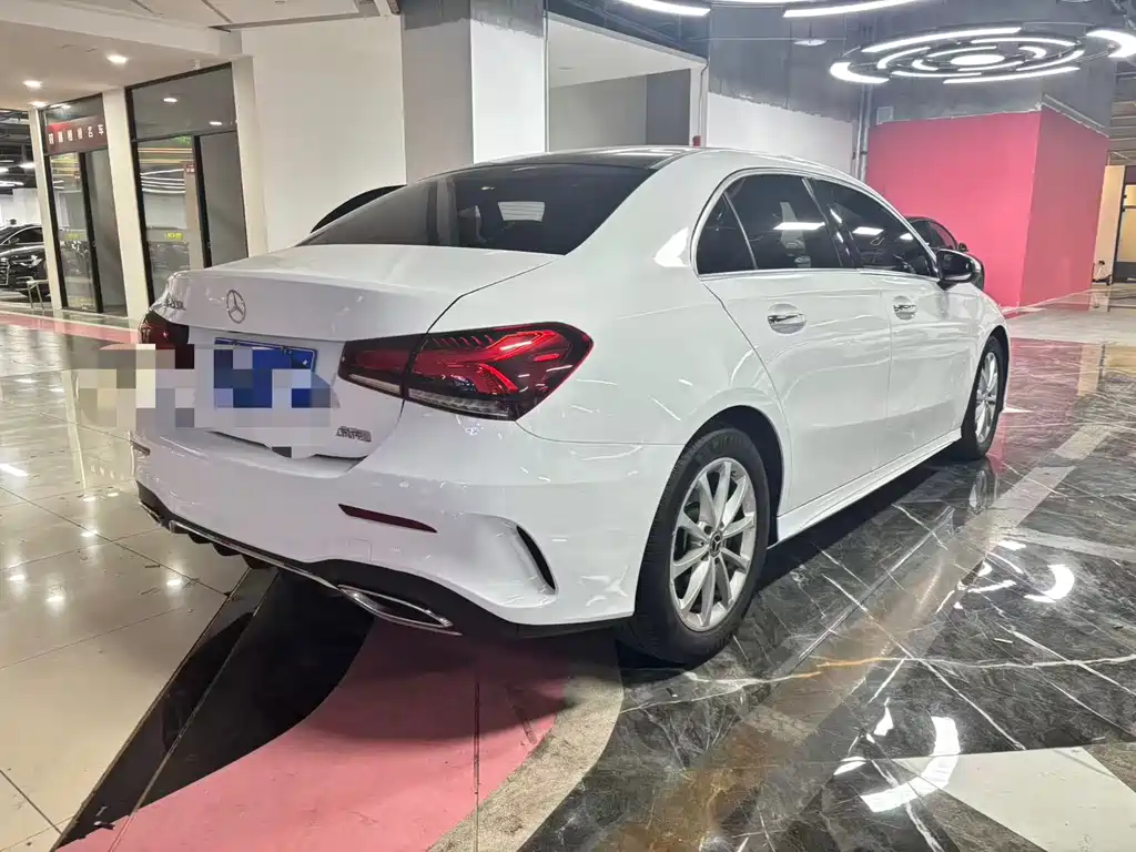 Mercedes-Benz A-Class 2020 — фото 12