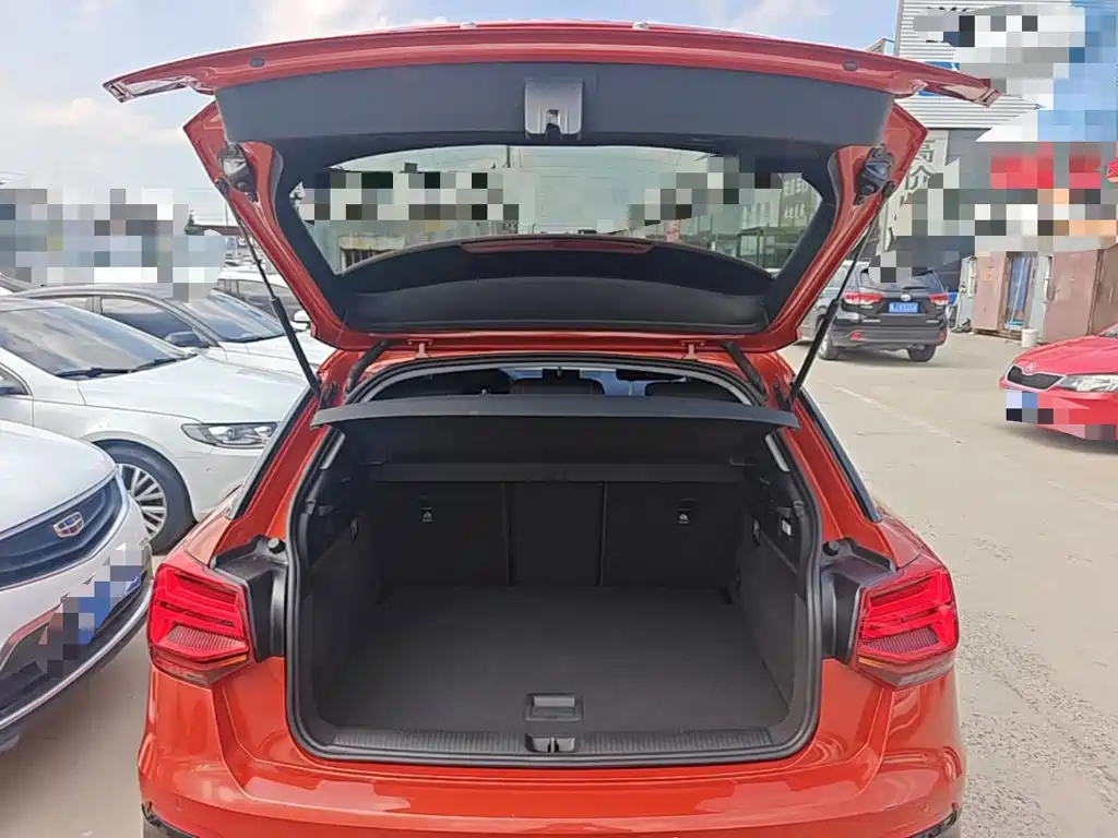 Audi Q2L 2020 — фото 19