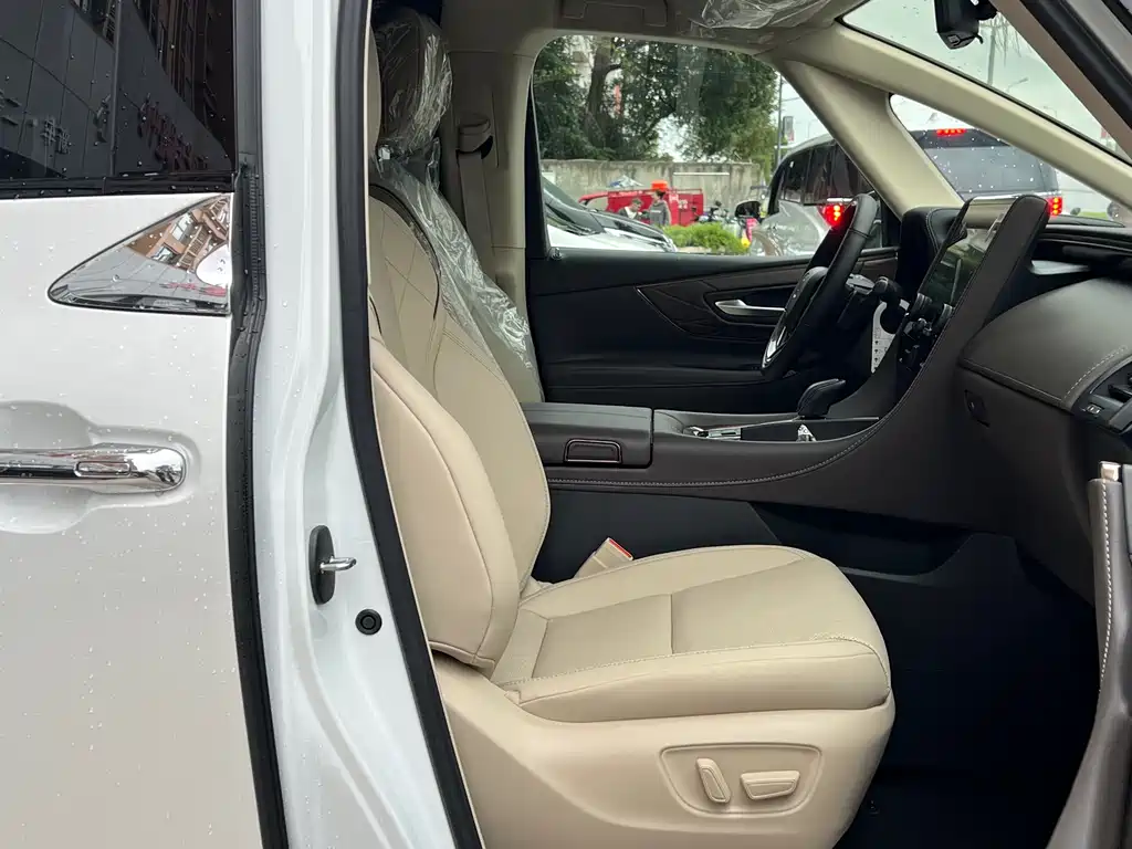 Toyota Vellfire — фото 6