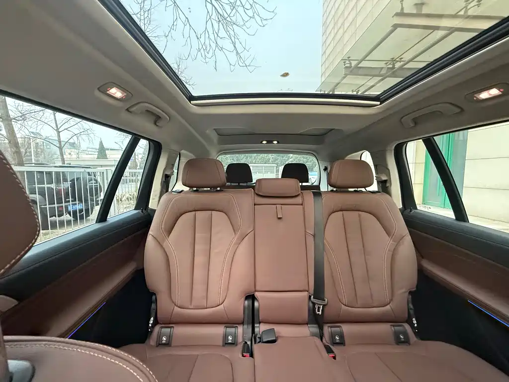 BMW X7 2022 — фото 17