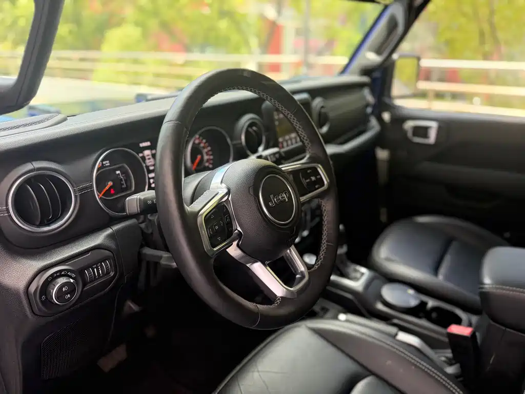 Jeep Wrangler 2019 — фото 6