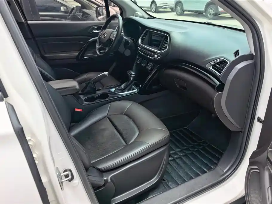 GAC Motor Trumpchi GS4 2015 — фото 8