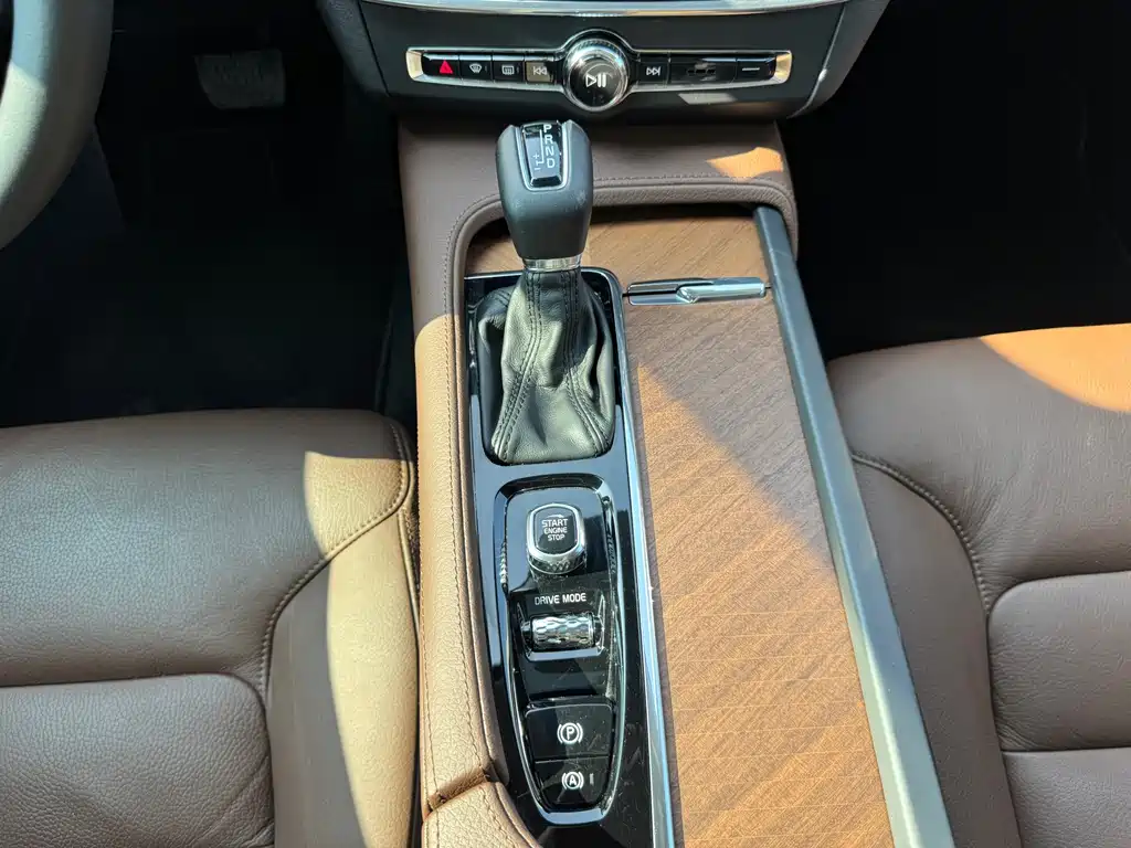 Volvo S90 2019 — фото 17