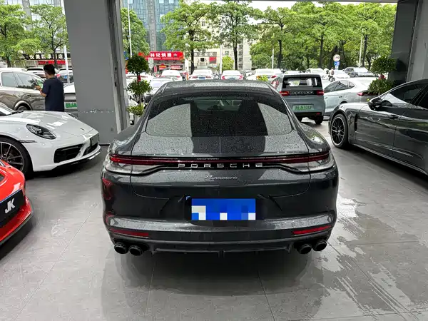 Porsche Panamera 2021