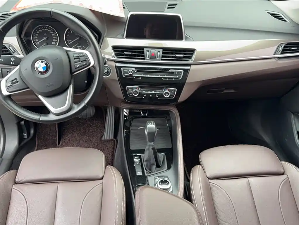 BMW X1 2018 — фото 11