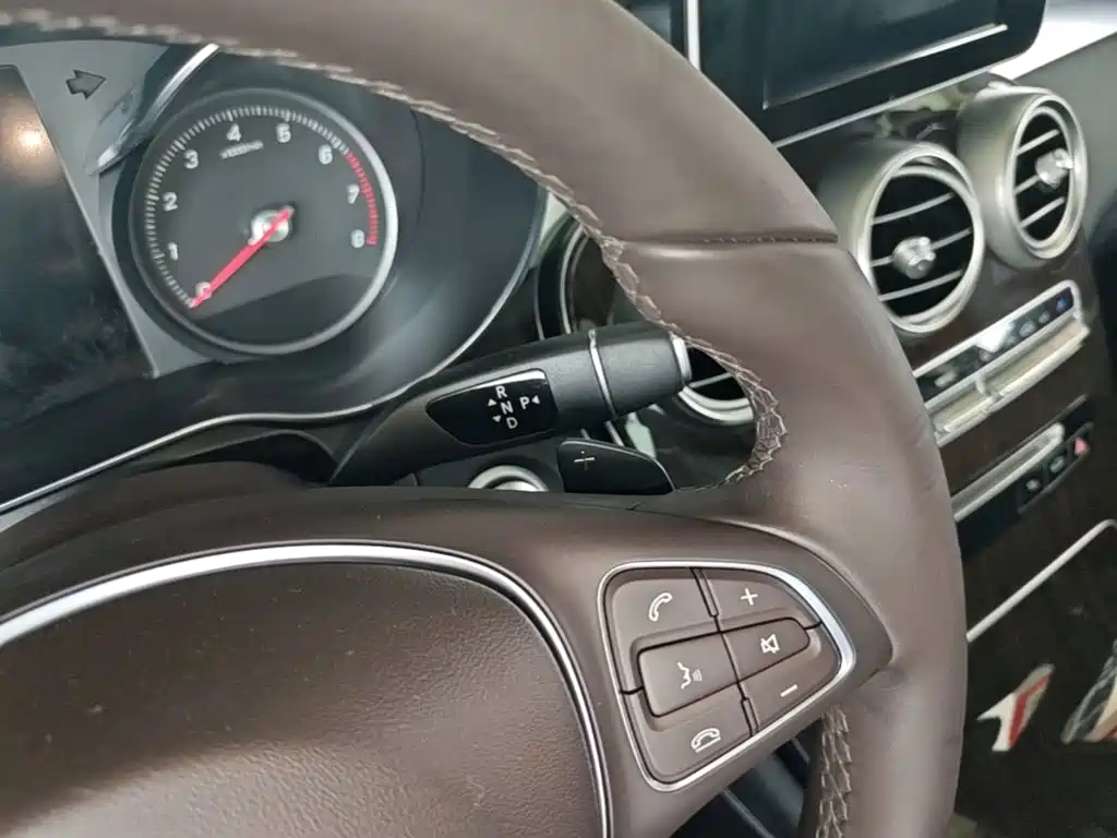 Mercedes-Benz GLC 2018 — фото 14
