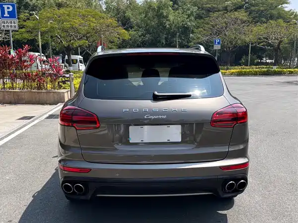 Porsche Cayenne 2016