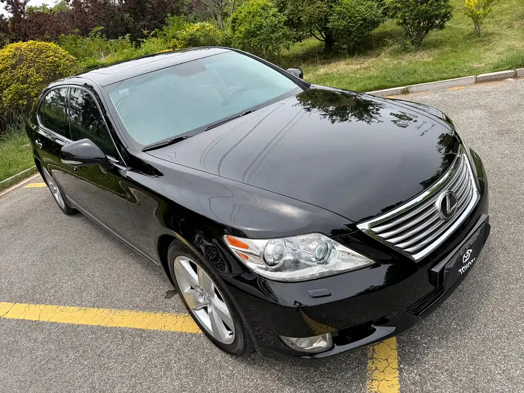 Lexus LS 2010 — фото 2