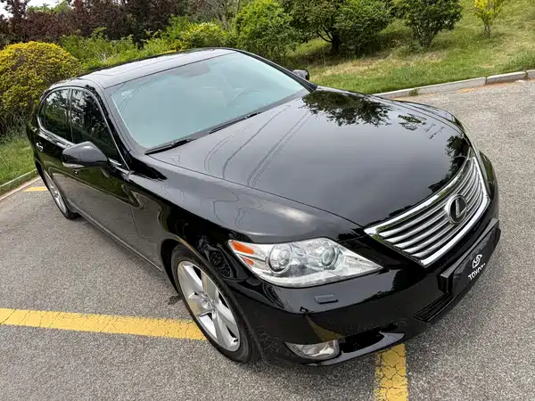 Lexus LS 2010