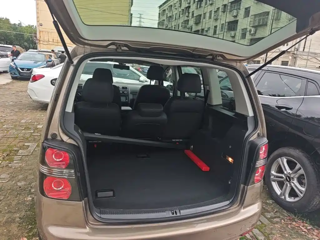 Volkswagen Touran 2015 — фото 19