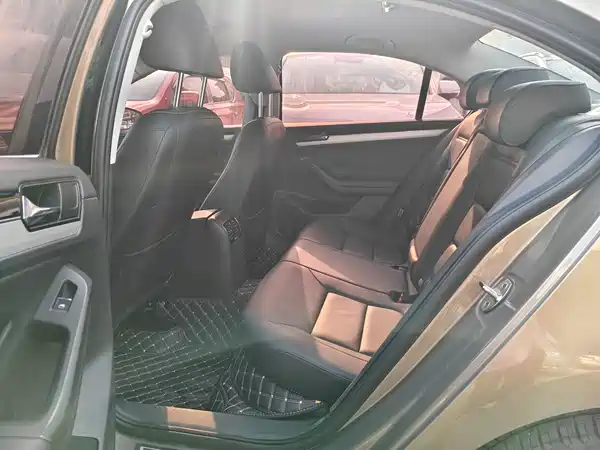 Volkswagen Sagitar 2017