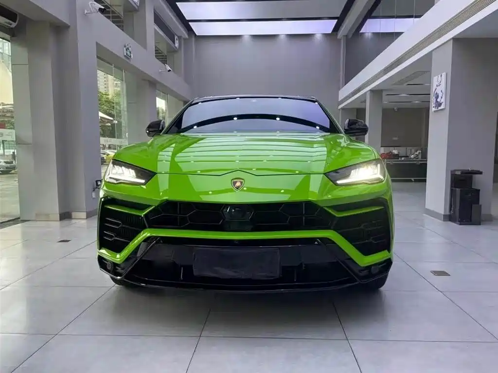 Lamborghini Urus 2021