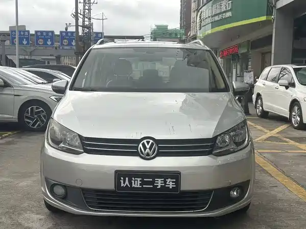 Volkswagen Touran 2014