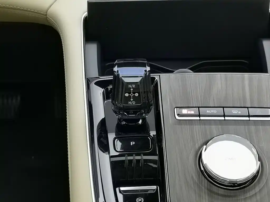 Geely Xingyue L 2025 — фото 13