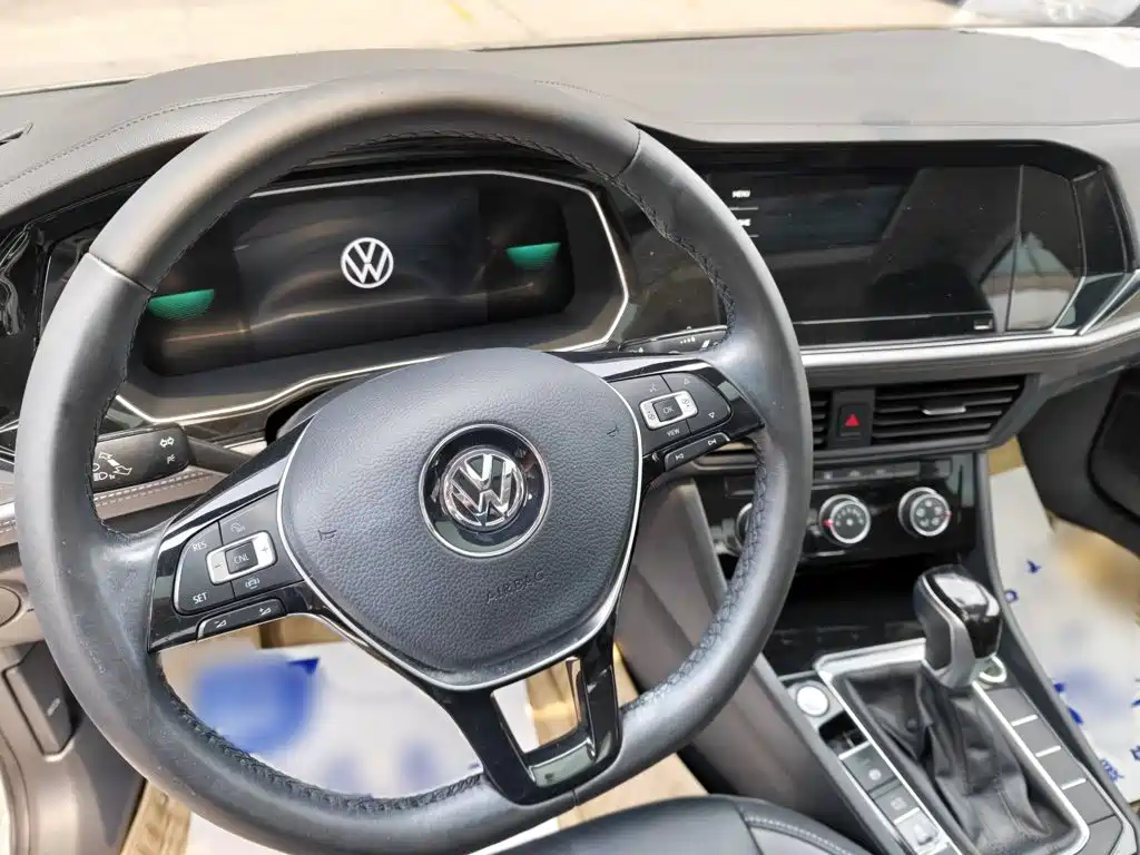 Volkswagen Sagitar 2020