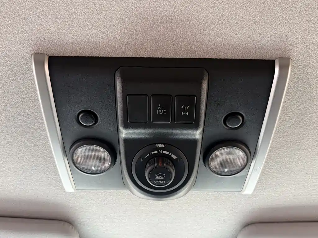 Toyota FJ Cruiser 2020 — фото 16