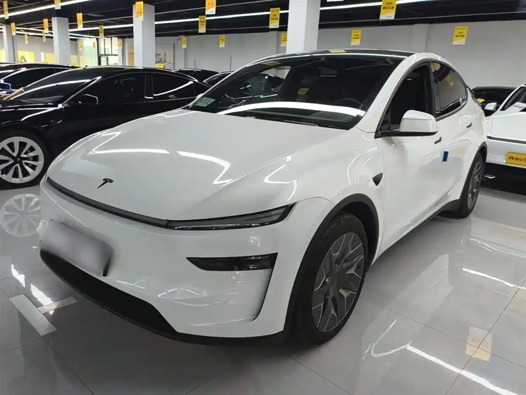 Tesla Model Y L 2026 — фото 2