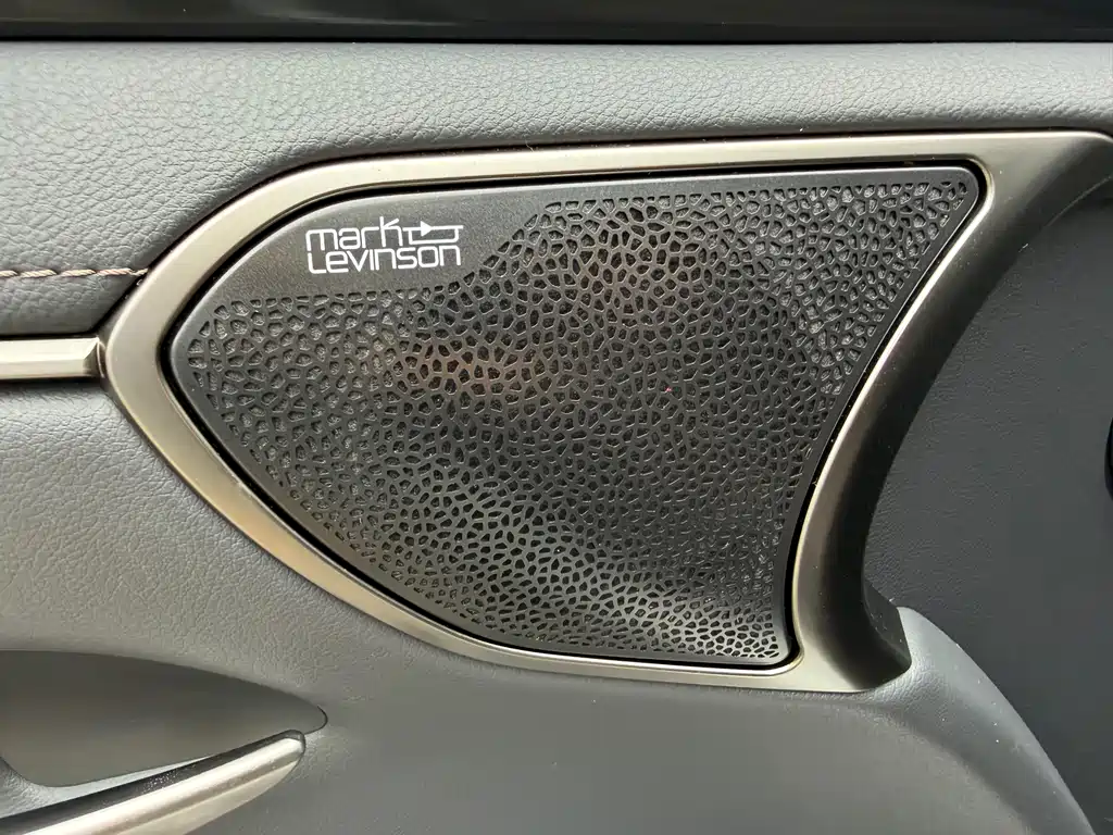 Lexus ES 2023 — фото 13