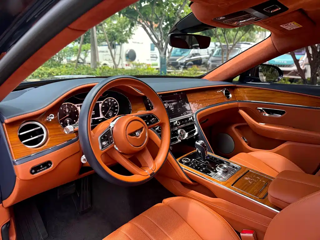 Bentley Flying Spur 2021 — фото 4