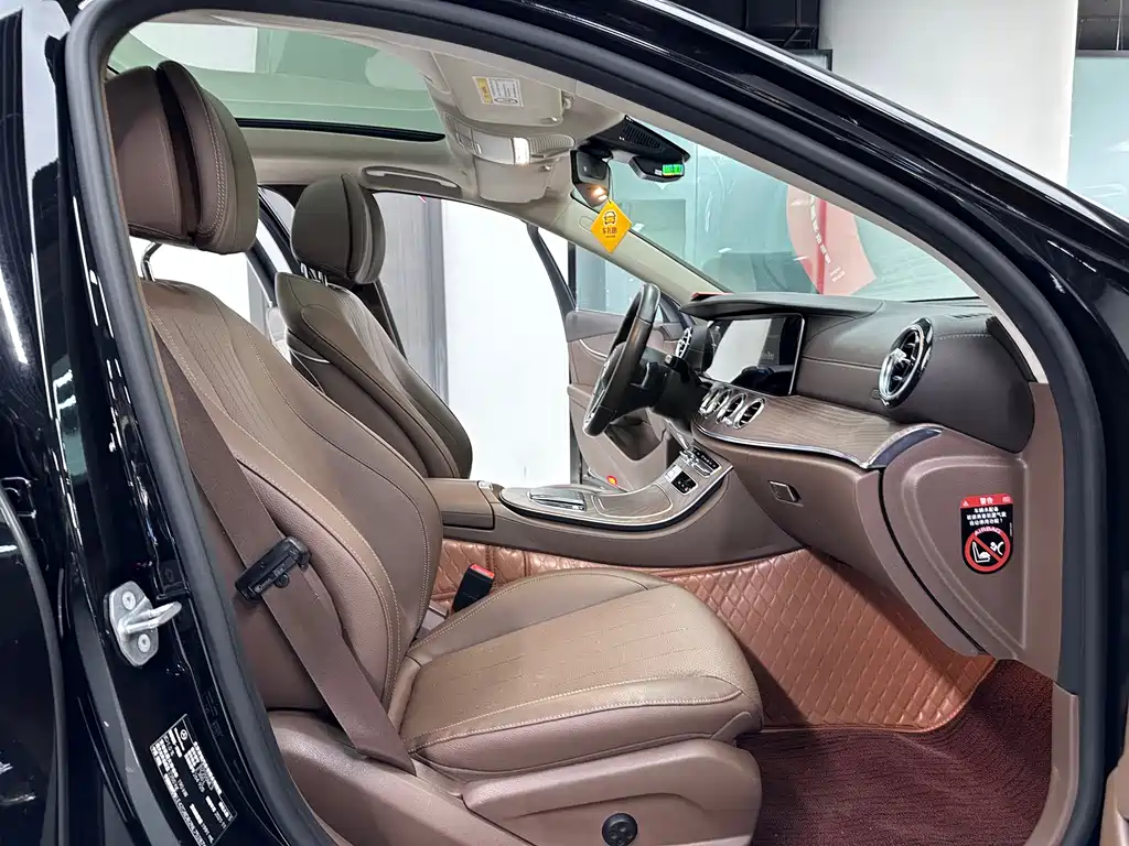 Mercedes-Benz E-Class 2021 — фото 13