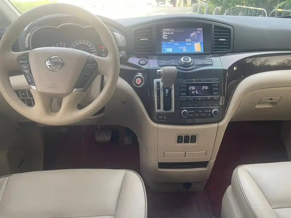Nissan Quest 2015 — фото 9