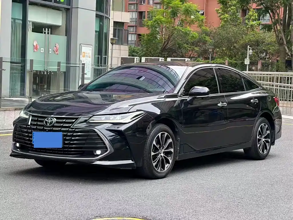 Toyota Avalon 2022 — фото 1
