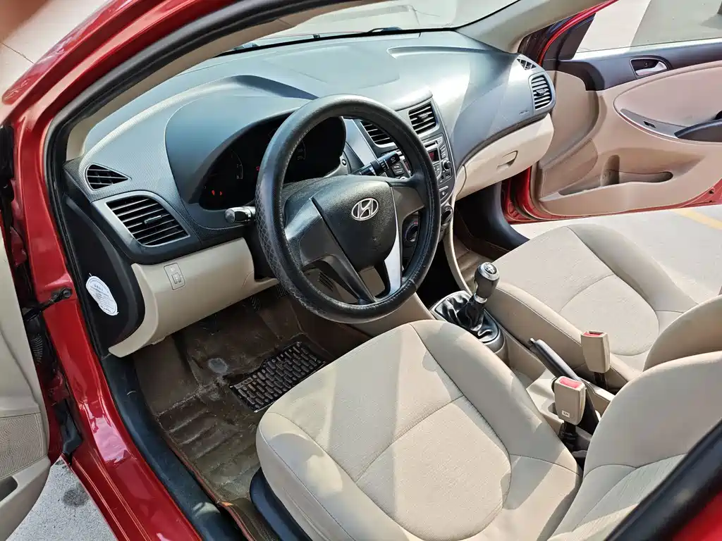 Hyundai Accent 2014 — фото 13